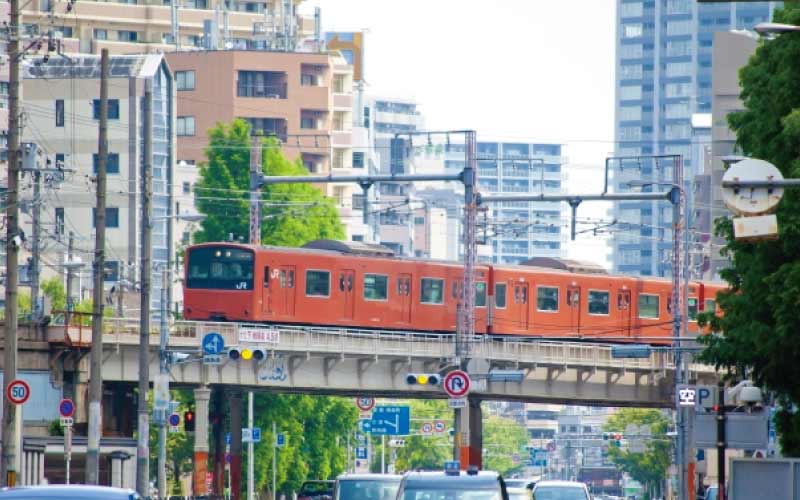 車や電車の路線沿いにお住いの人に 今すぐ出来る騒音対策とは おしえて 防音相談室